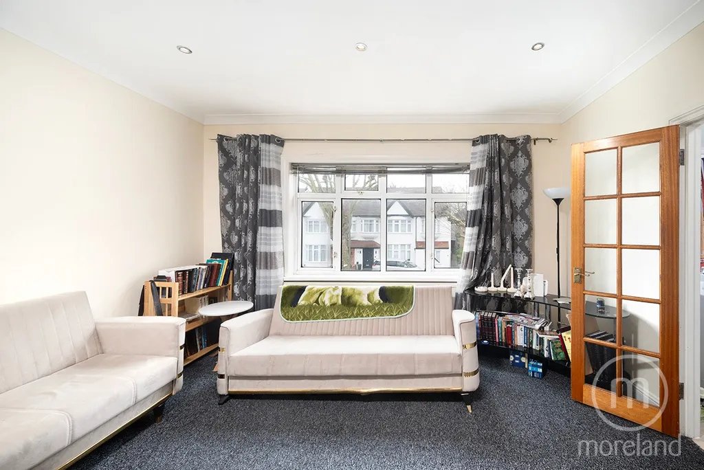 3 bed flat for sale
